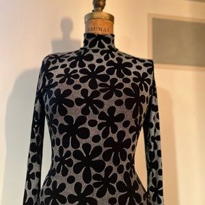 70s look , small medium pull over top